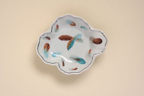plat en porcelaine peinture porcelaine